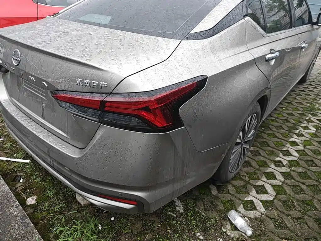 Photo 8 - Nissan Teana