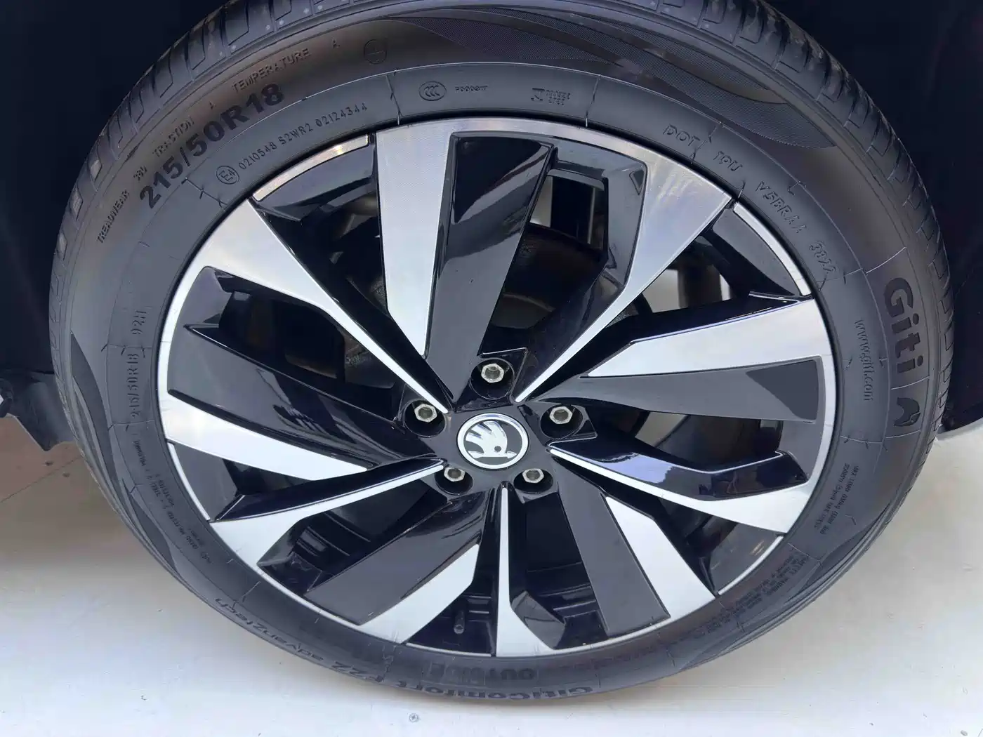 Škoda Karoq 2022 TSI280 Luxury Edition фото 20