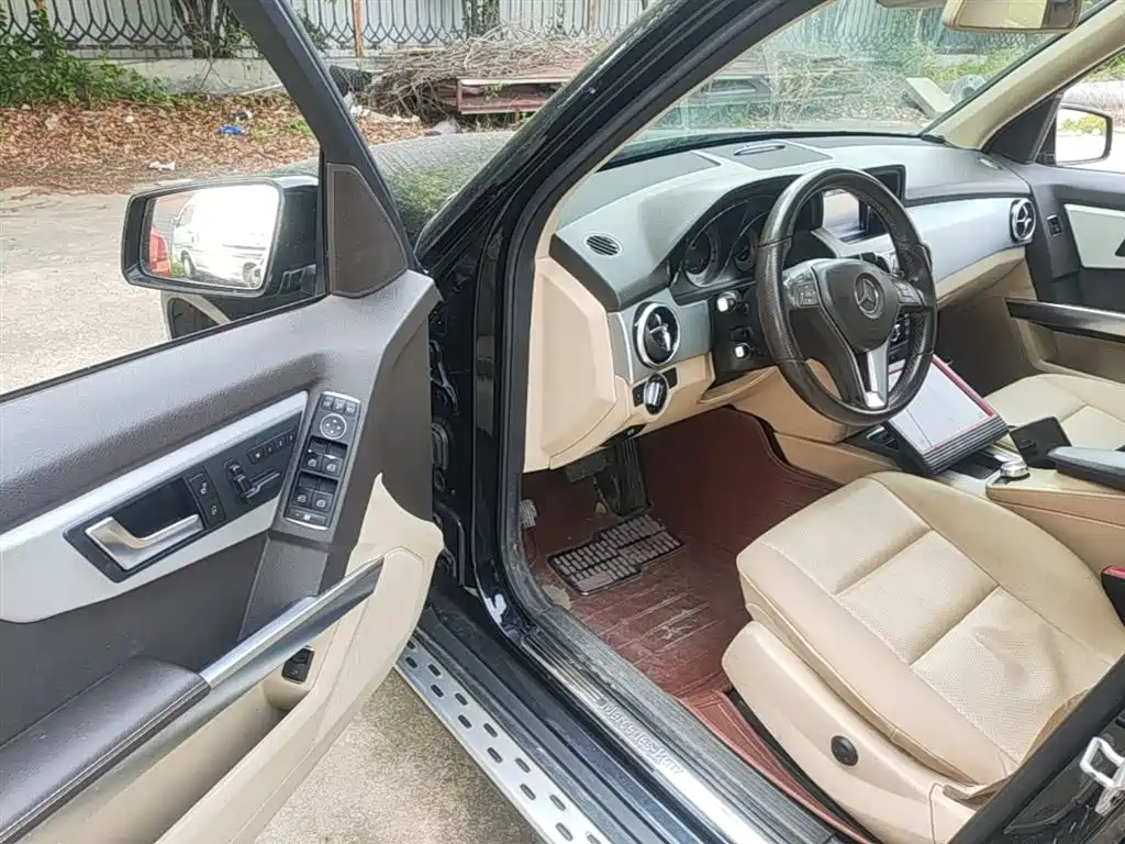 Mercedes-Benz GLK-Class 2013 Facelift GLK 300 4MATIC Fashion фото 16
