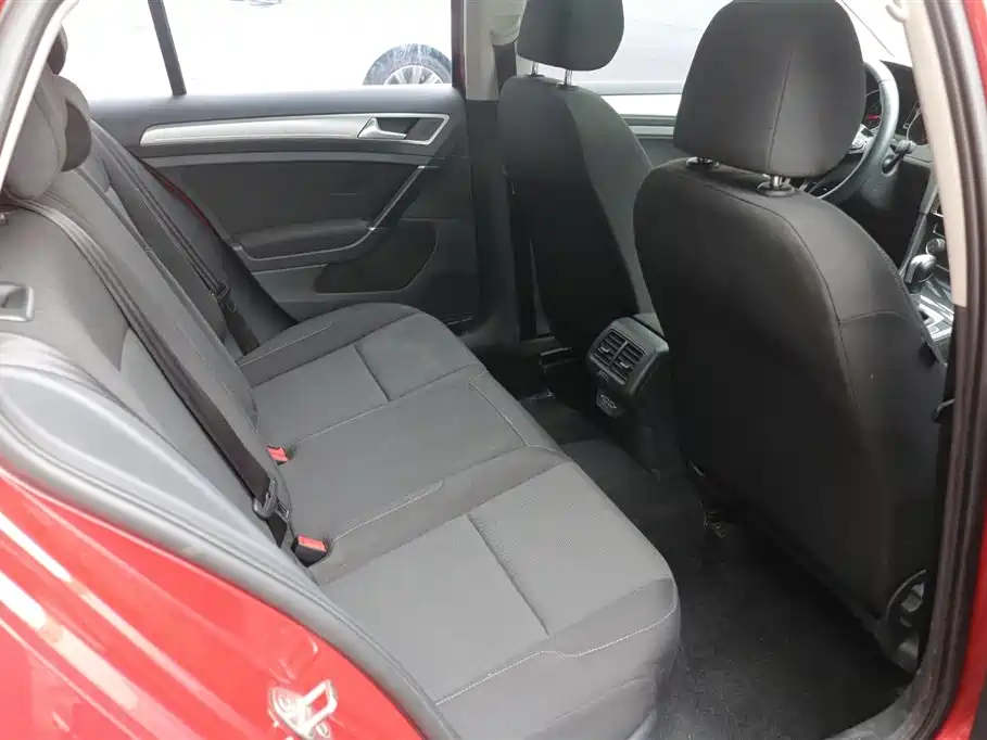 Volkswagen Golf 2020 200TSI DSG Comfort Progressive Edition фото 15