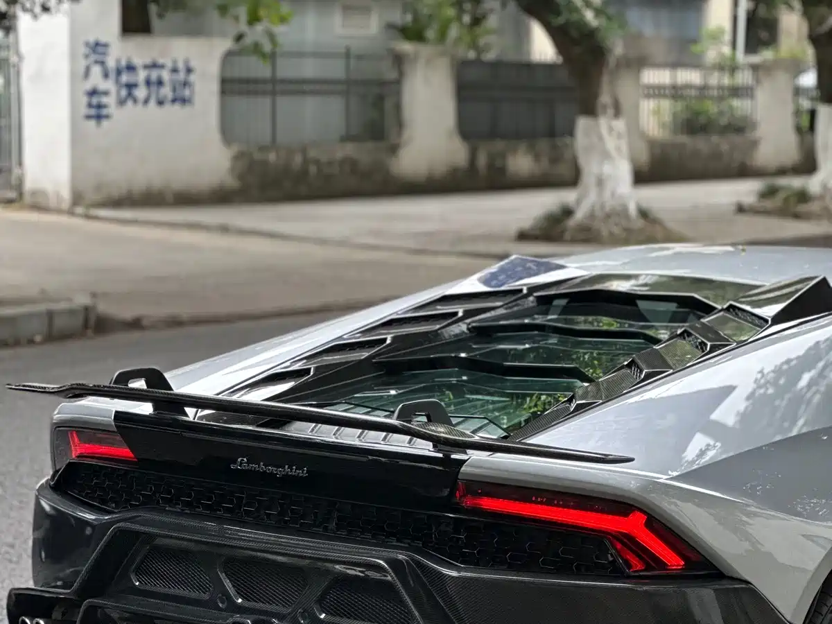 Lamborghini Huracán 2016 Huracán RWD Coupe фото 15