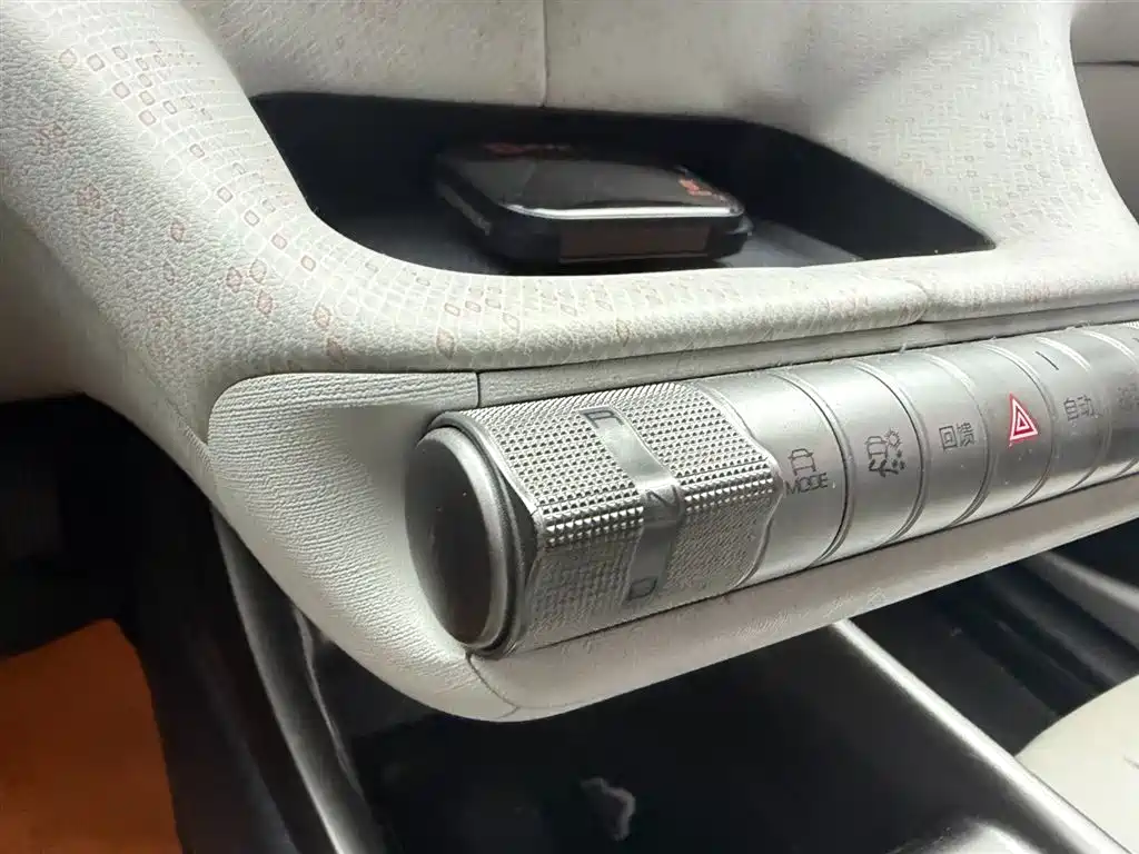 BYD Dolphin 2021 405km Freedom Edition фото 13