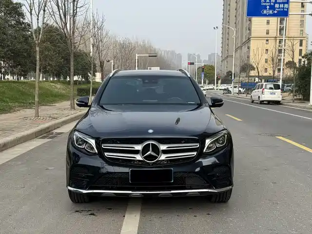 MERCEDES-BENZ GLC
