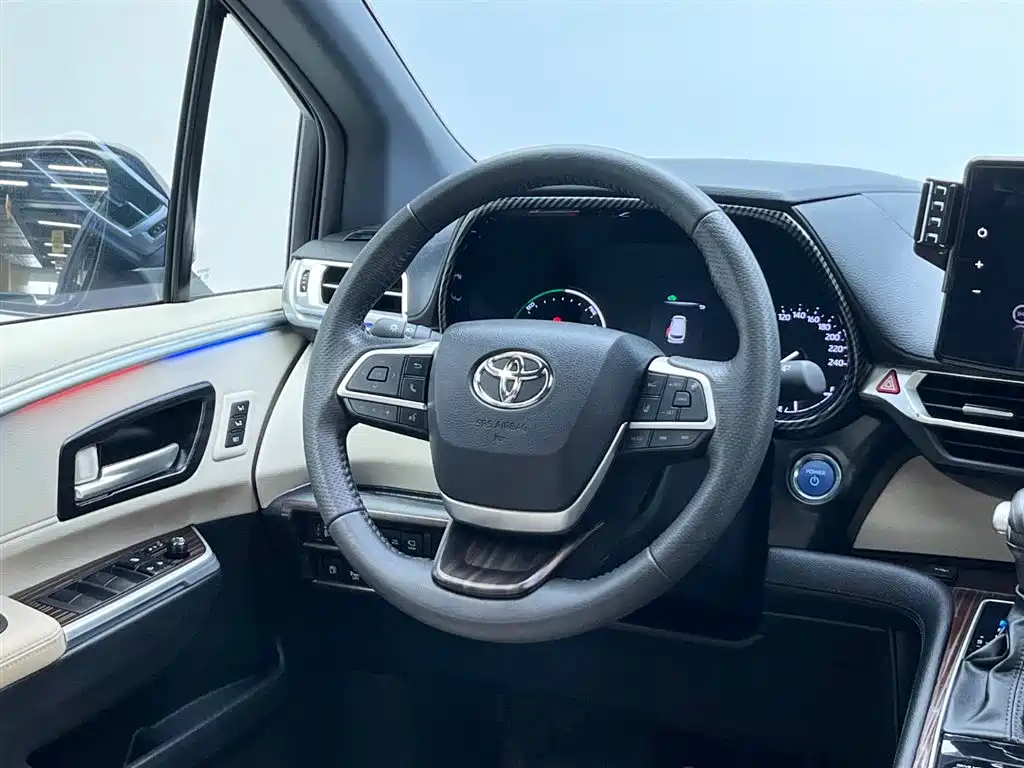 Toyota Granvia 2023 2.5L Hybrid Prestige PLUS Edition фото 22