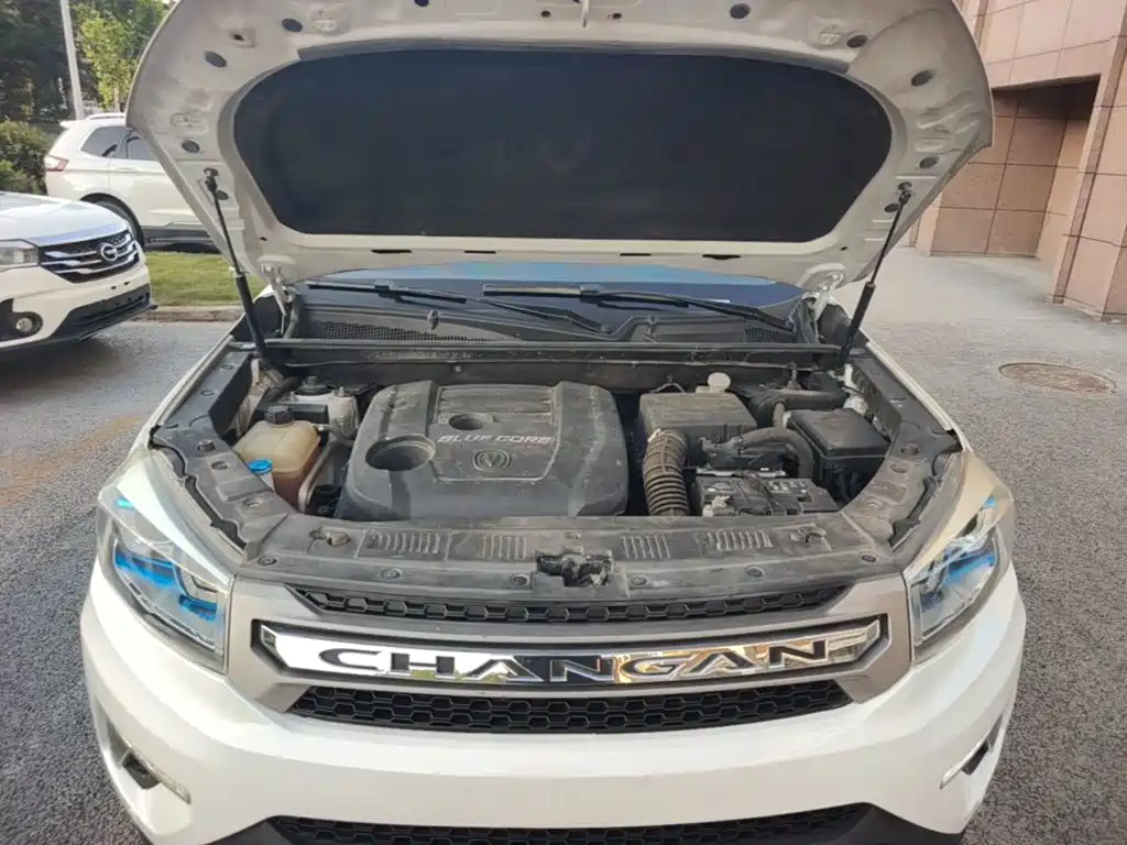 Фото 20 - Changan CS75
