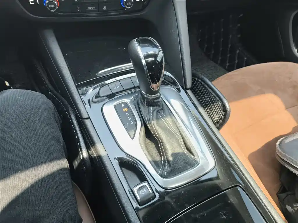 Buick Regal 2017 20T Elite Type фото 10