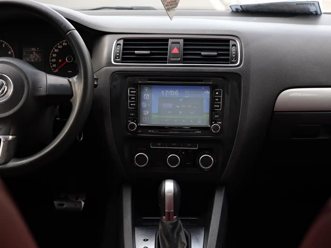 Volkswagen Sagitar 2014 Facelift 1.6L Automatic Comfort фото 22