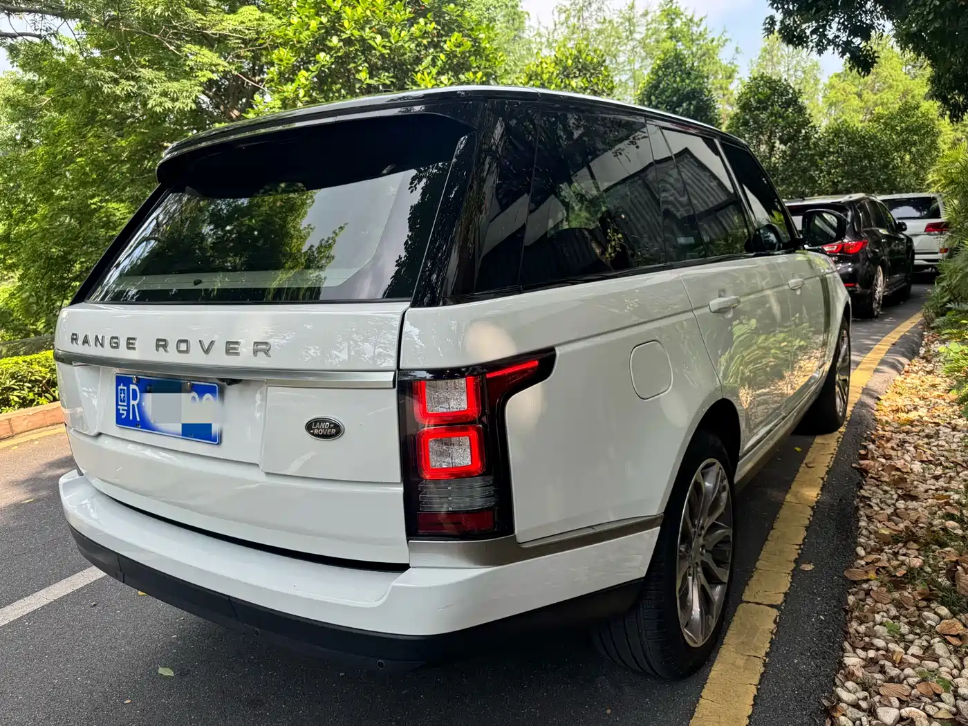 Land Rover Range Rover 2015 3.0 TDV6 Vogue фото 6