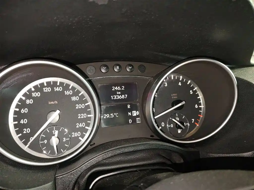 Mercedes-Benz R-Class 2017 R 320 4MATIC Business Collector's Edition фото 12