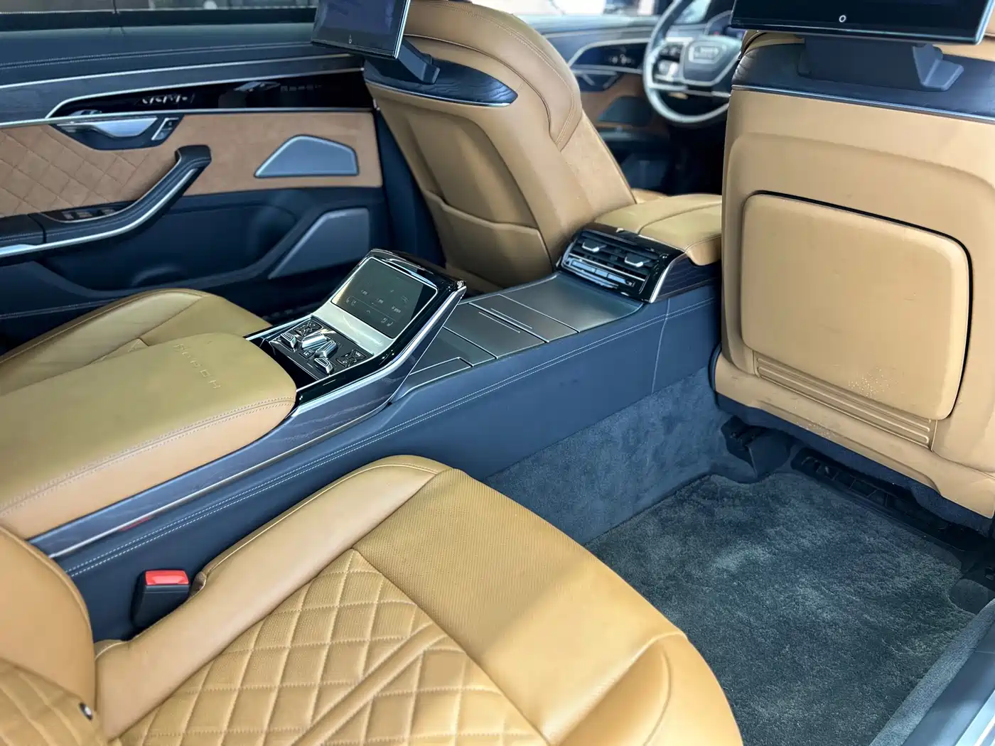 Audi A8 2022 A8L Horch Founder's Edition Legendary фото 19