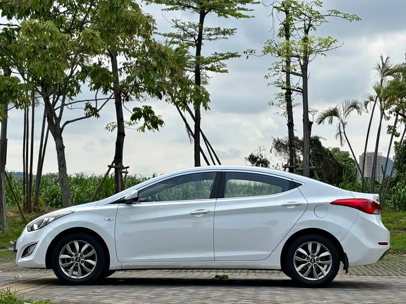 Hyundai Langdong 2016 1.6L Automatic Smart Edition фото 5