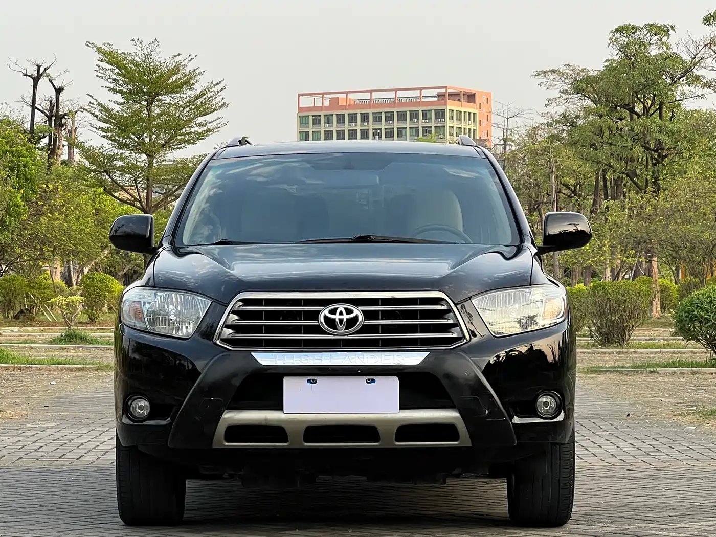 Toyota Highlander 2011 2.7L 2WD 7-seat Luxury Navigation фото 2