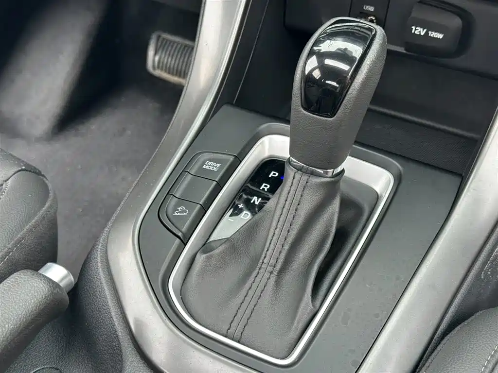 Hyundai Beijing Hyundai ix35 2018 2.0L Automatic 2WD Zhiyong·Enjoyment Edition фото 11