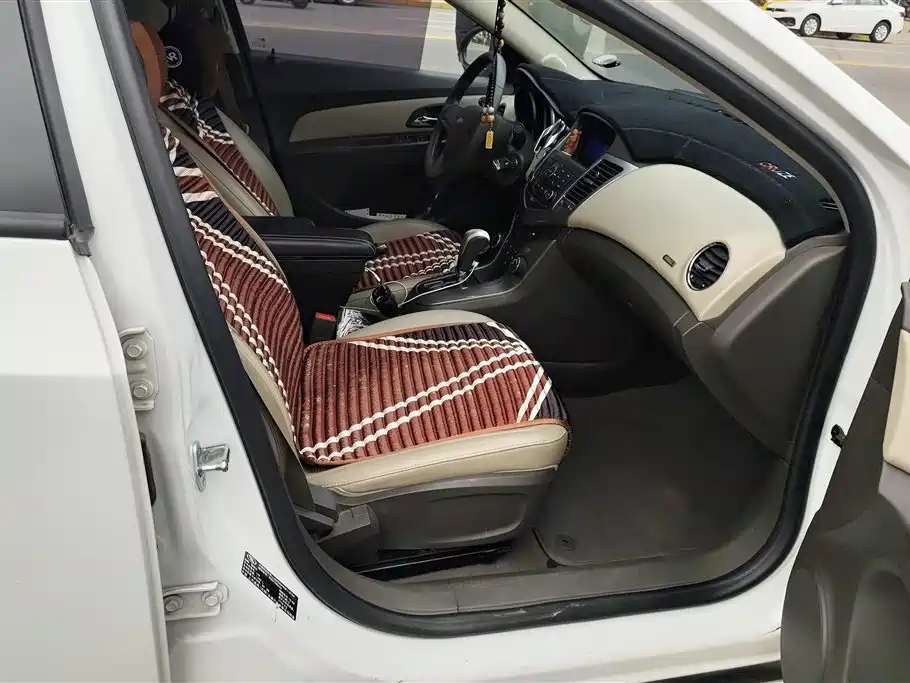 Chevrolet Cruze 2015 1.5L Classic SE AT фото 8