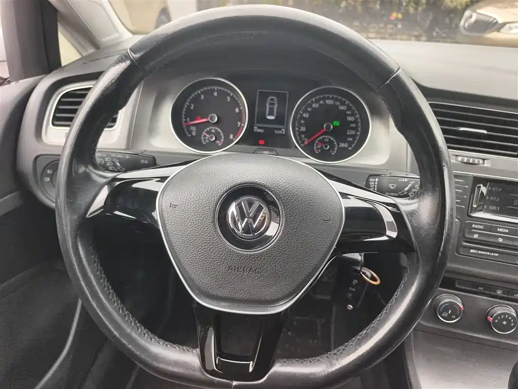 Volkswagen Golf 2015 1.4TSI Automatic Comfort фото 3