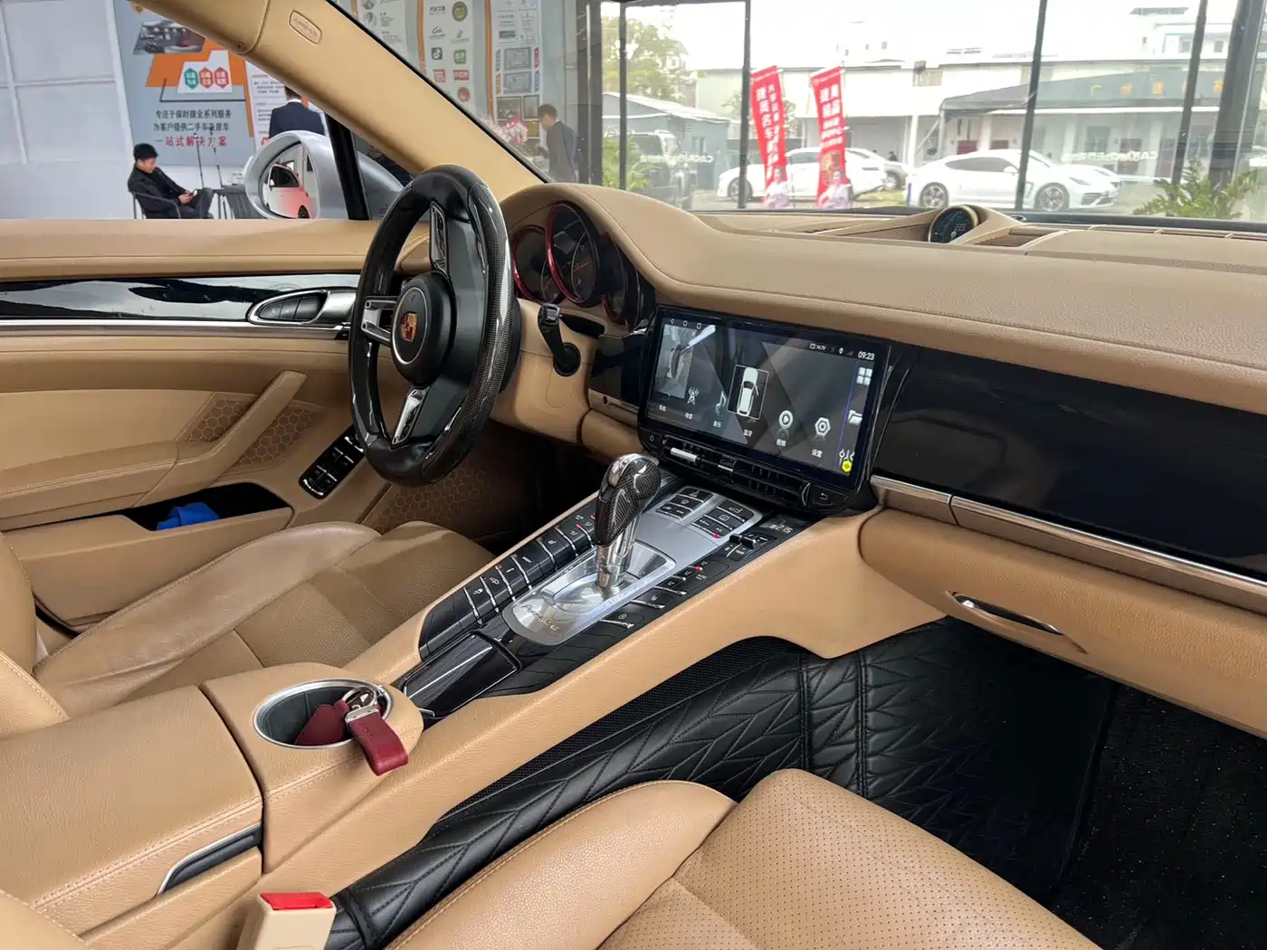 Porsche Panamera 2014 Panamera 4 3.0T фото 8