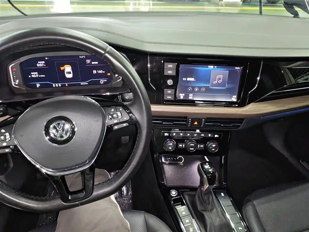 Volkswagen Passat 2019 Model 330TSI Luxury Edition China V фото 6