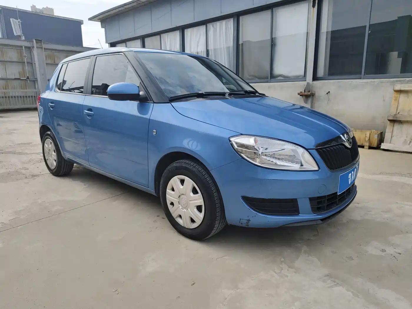 Škoda Fabia 2014 1.4L Manual Crystal Edition фото 3