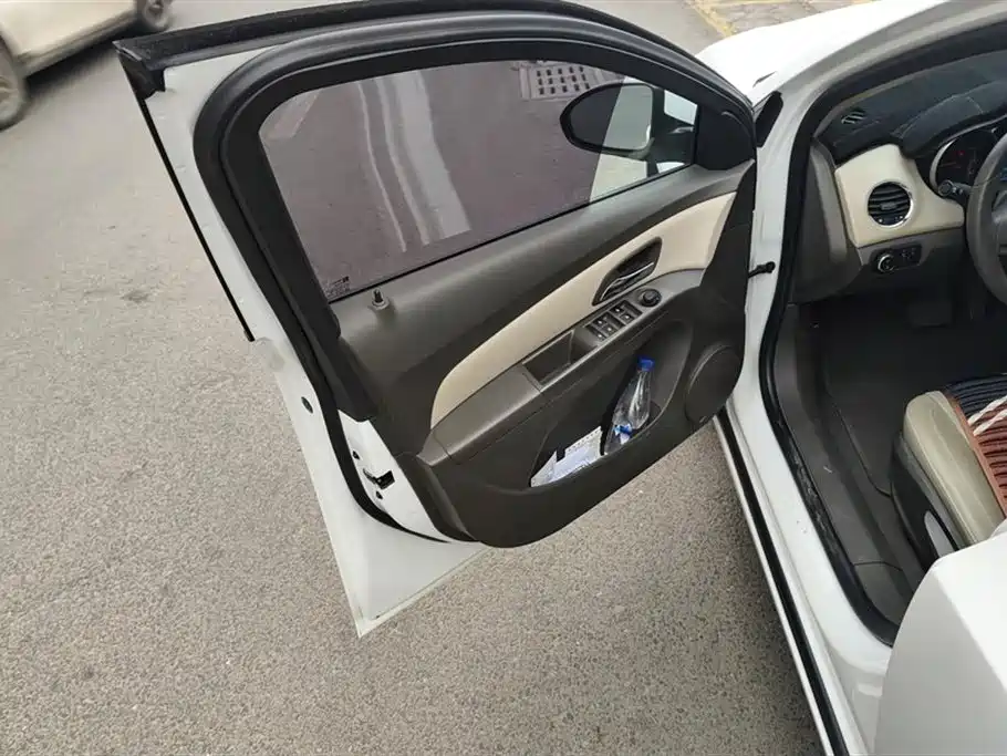 Chevrolet Cruze 2015 1.5L Classic SE AT фото 7