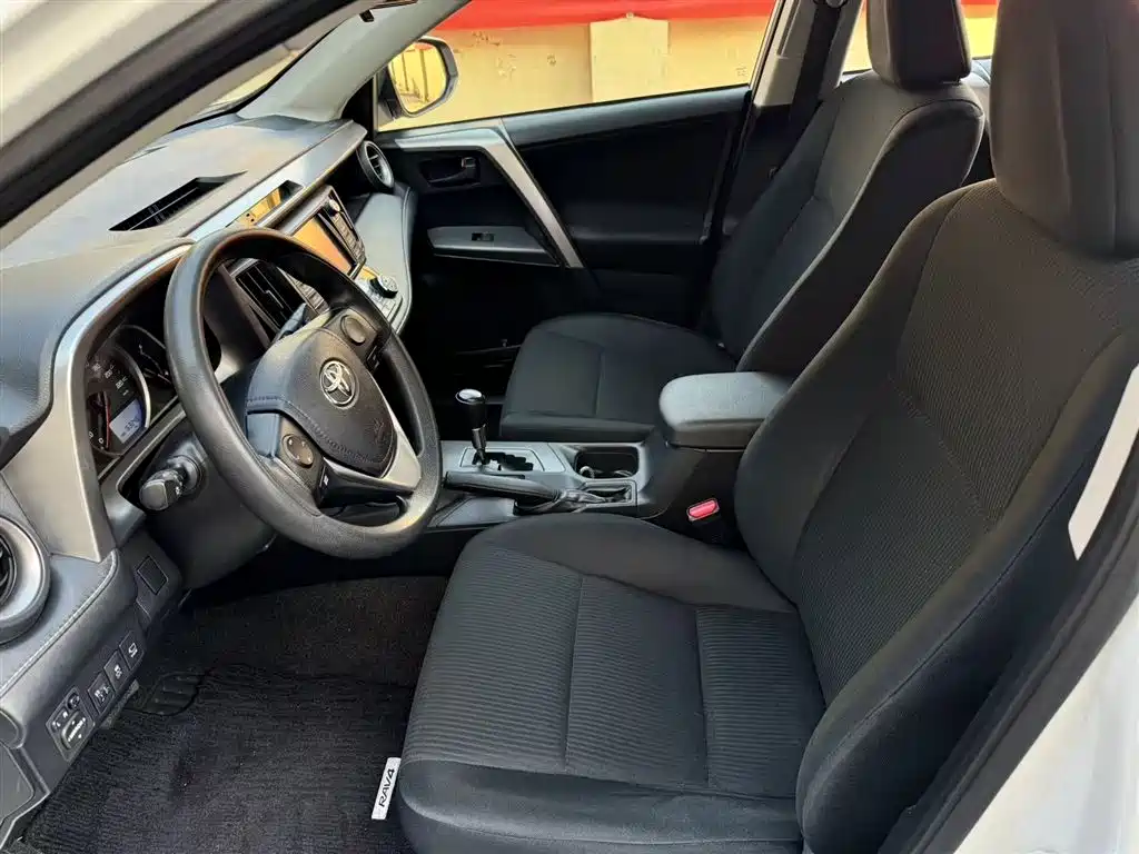 Toyota RAV4 Rongfang 2016 2.0L CVT 2WD Trend (China V) фото 11
