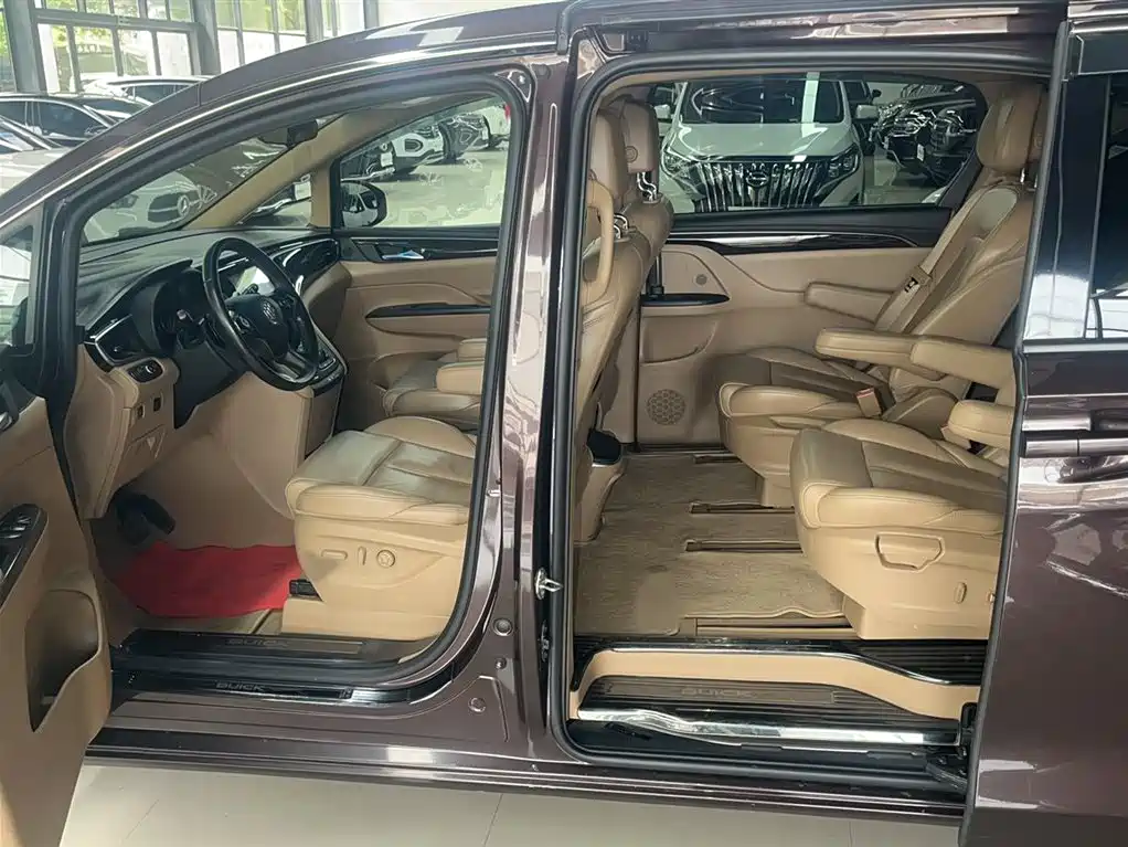 Buick GL8 2017 ES 28T Premium China V фото 16