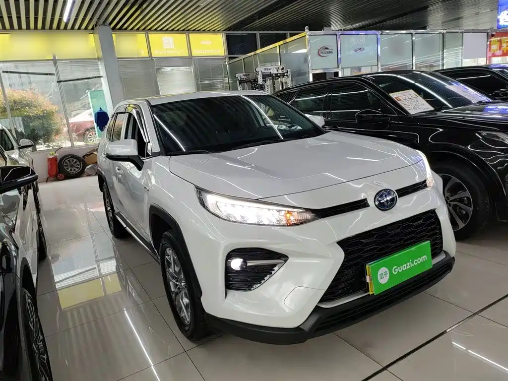 Toyota Wildlander 2021 Hybrid 2.5L E-CVT 2WD Luxury Edition фото 22
