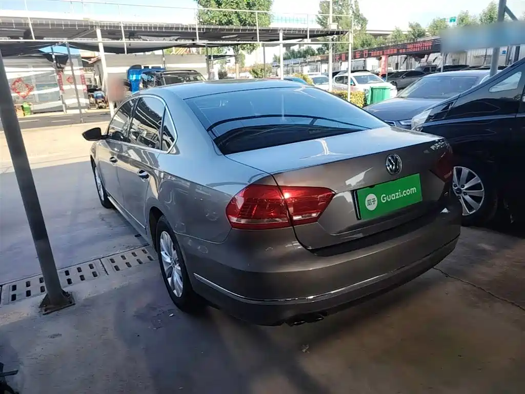 Volkswagen Passat 2014 1.8TSI DSG Luxury Edition фото 5