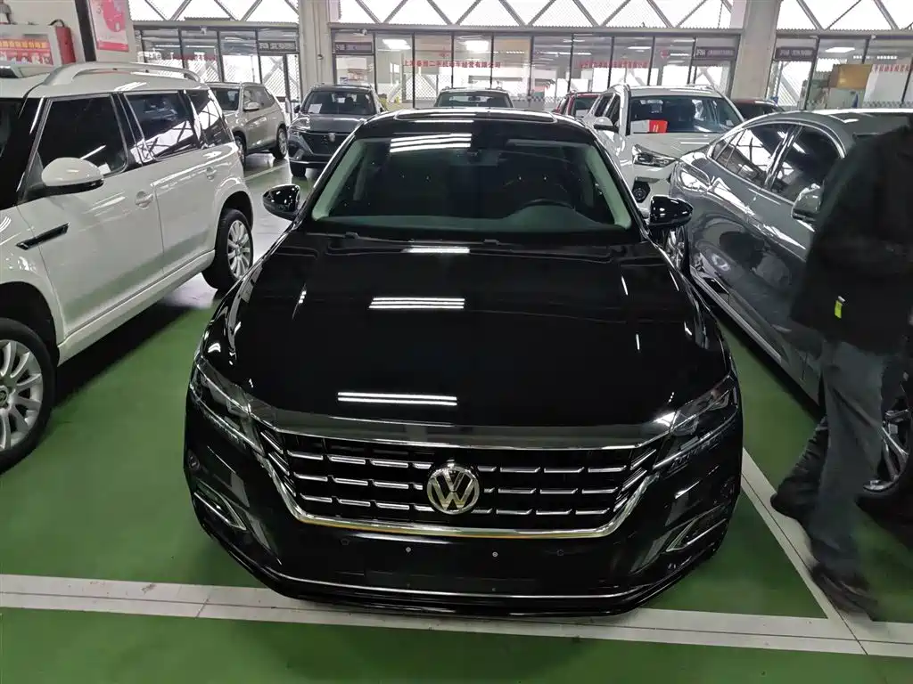 Volkswagen Passat 2019 Model 330TSI Luxury Edition China V фото 3