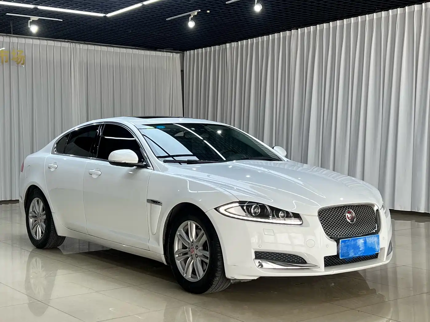 Jaguar XF 2015 2015 XF 2.0T Style Edition