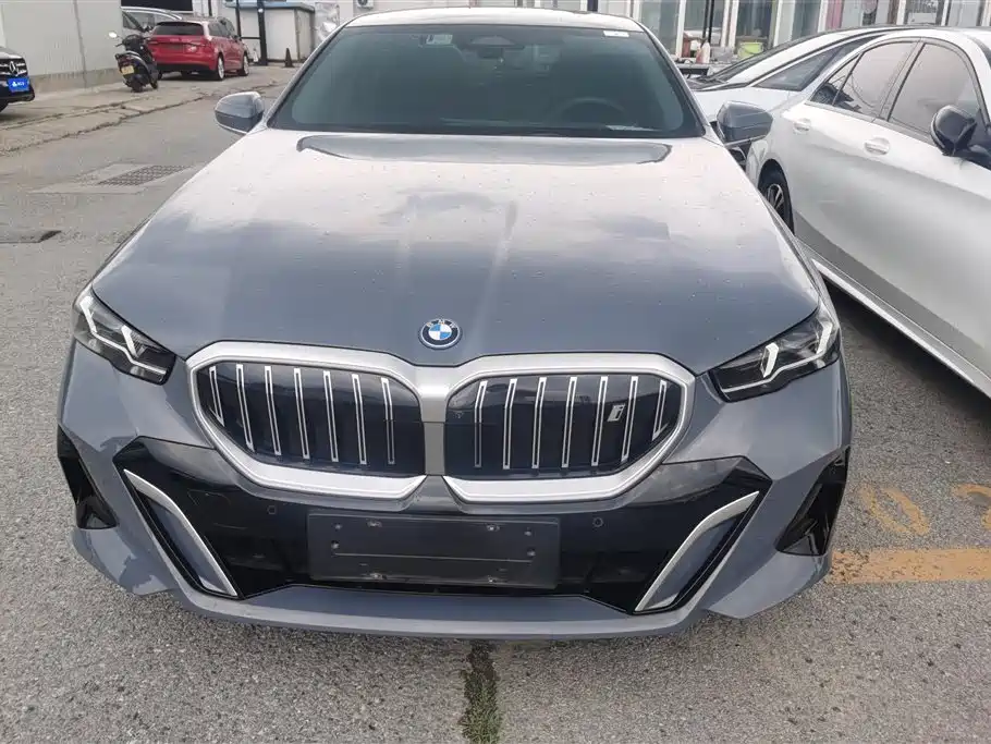 BMW i5 2024 eDrive 35L Premium Model M Sport Package фото 2