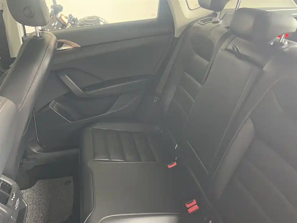 Volkswagen Tharu 2020 280TSI 2WD Luxury Edition China VI фото 18