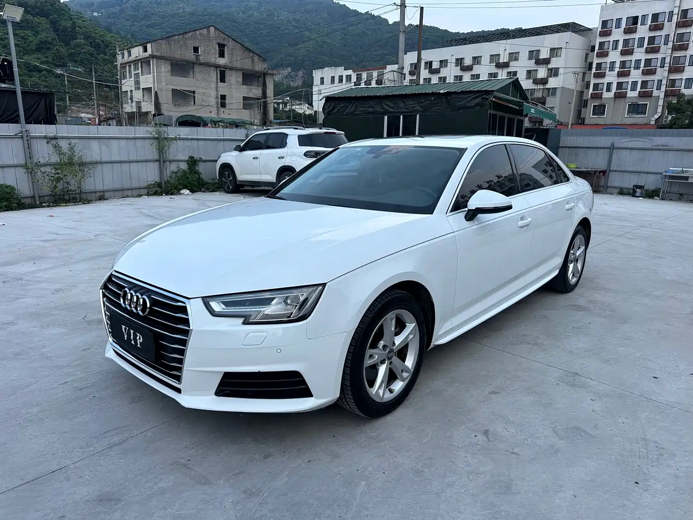 Audi A4L 2017 40 TFSI Fashion Edition