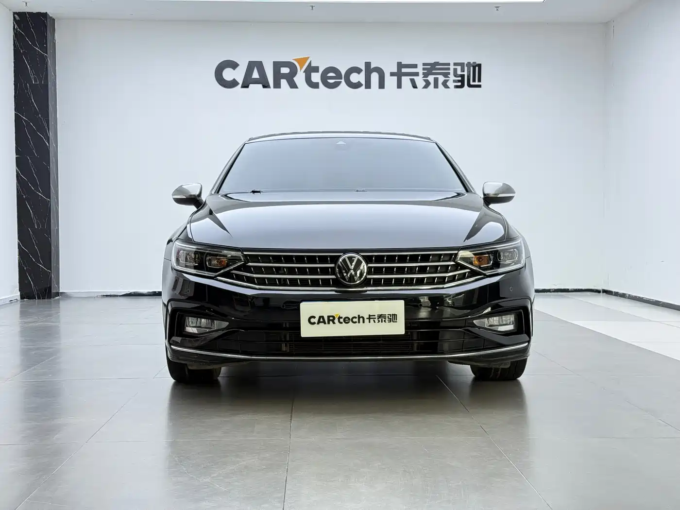 Volkswagen Magotan 2023 Model 2 Million Commemorative Edition 330TSI DSG Luxury фото 2