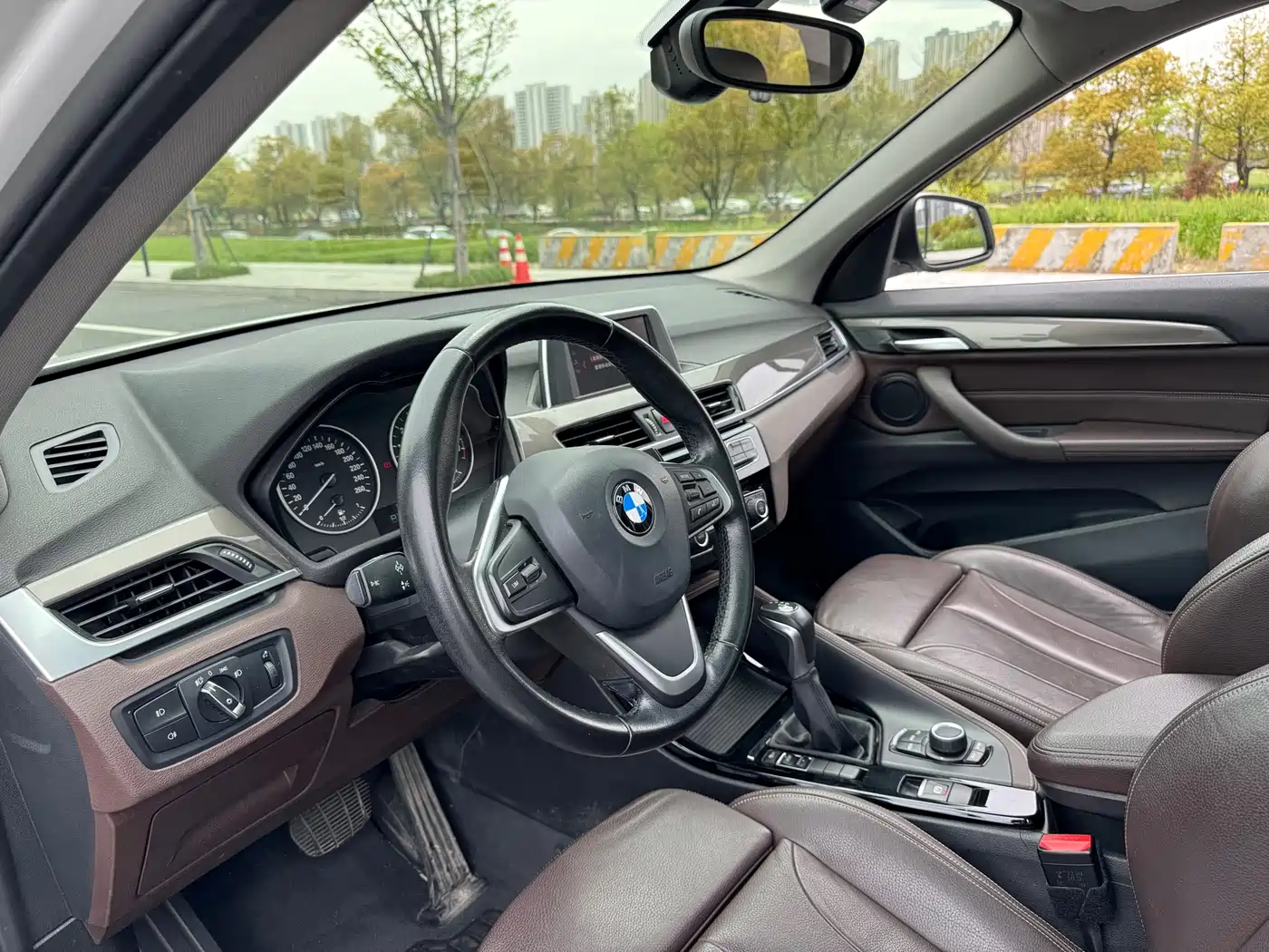 BMW X1 2018 sDrive18Li Premium Model фото 13