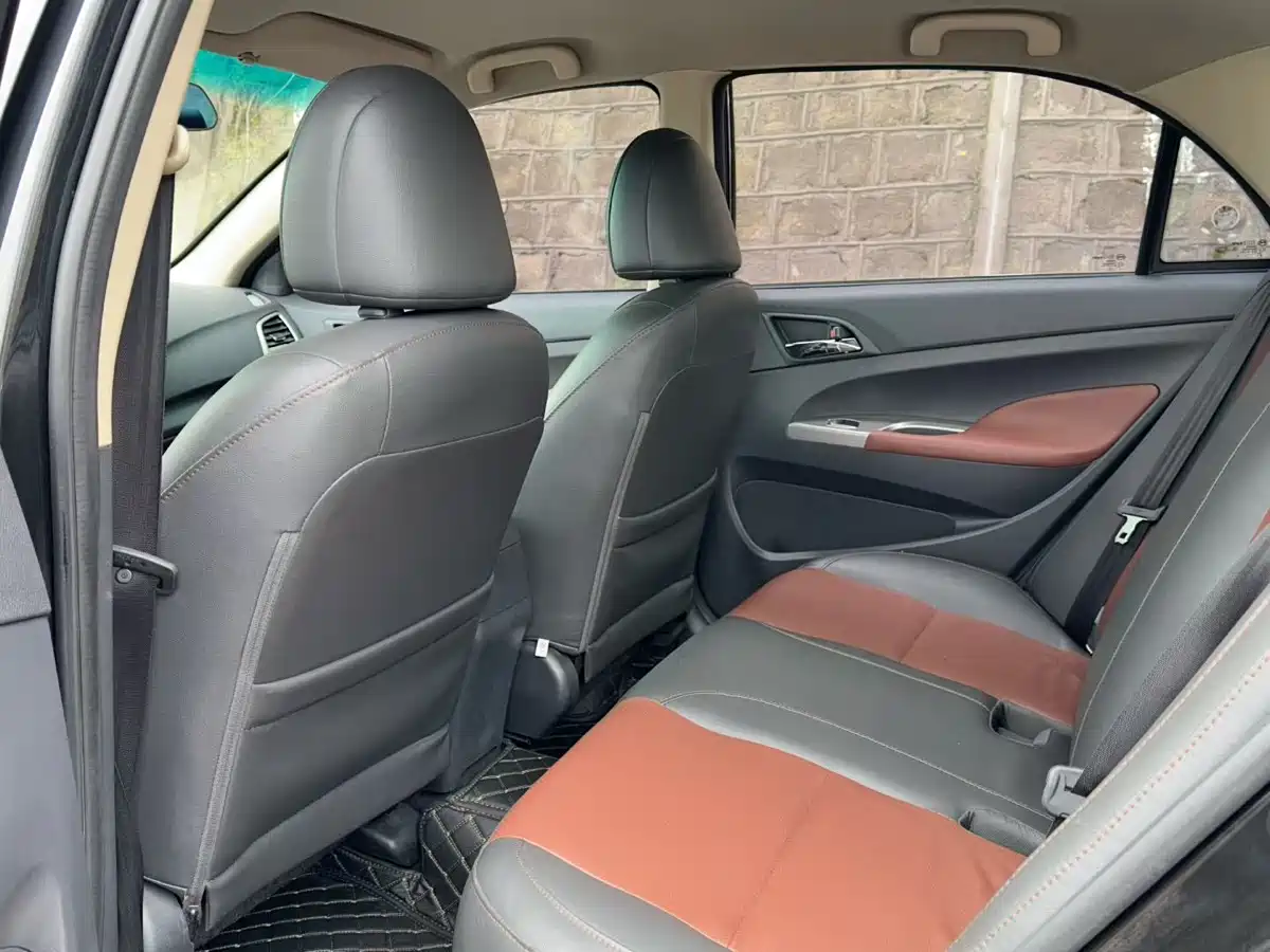 BYD F3 2015 Energy-saving Edition 1.5L Manual Comfort фото 6