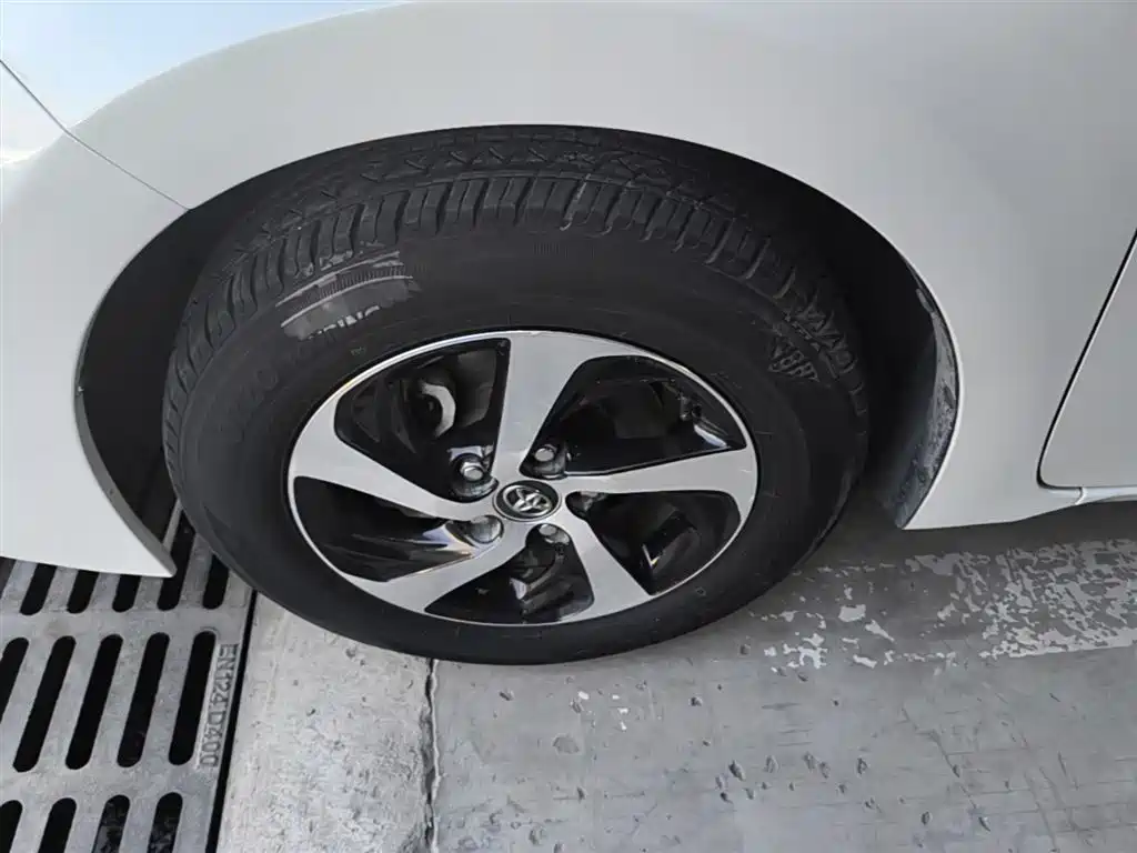 Toyota Levin 2017 Facelift 185T CVT Elite (China V) фото 23