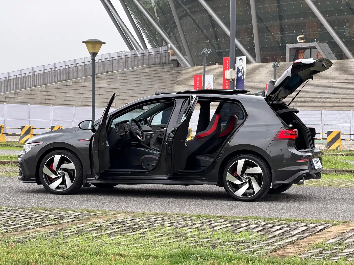 Volkswagen Golf GTI 2023 380TSI DSG GTI фото 28
