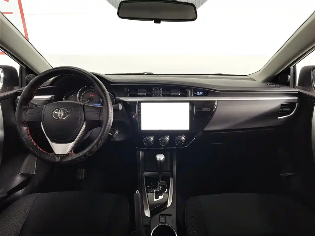 Toyota Corolla 2017 Facelift 1.6L S-CVT GL фото 5