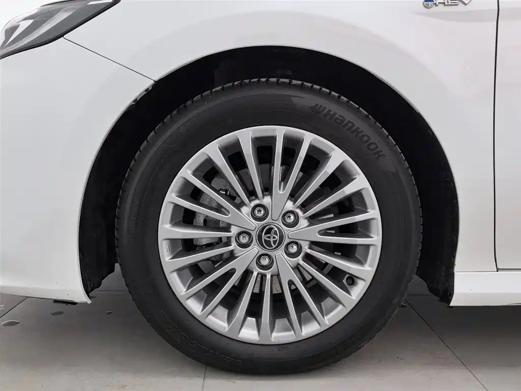 Toyota Camry 2024 Hybrid 2.0HGVP Luxury Edition фото 17
