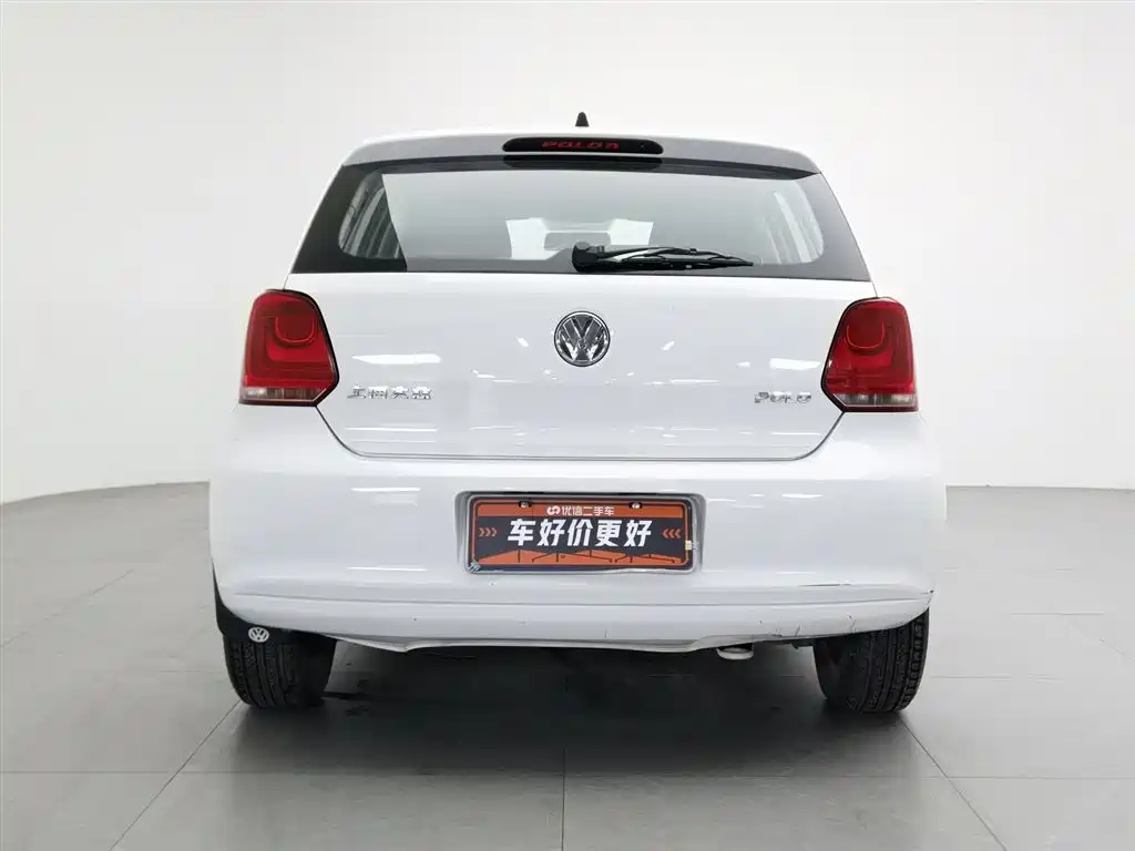 Volkswagen Polo 2013 1.4L Manual Trend Edition фото 4