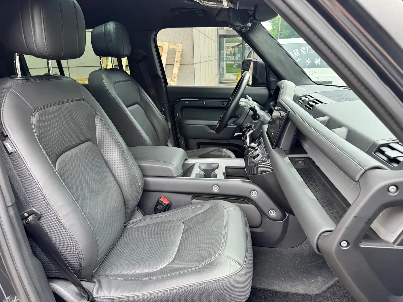 Land Rover Defender 2025 110 3.0T P400 X фото 19