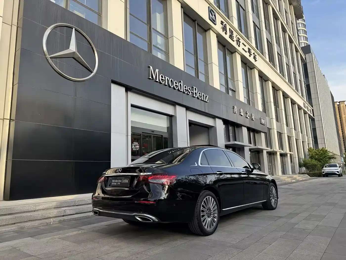 Mercedes-Benz E-Class 2022 E 300 L Fashion фото 17