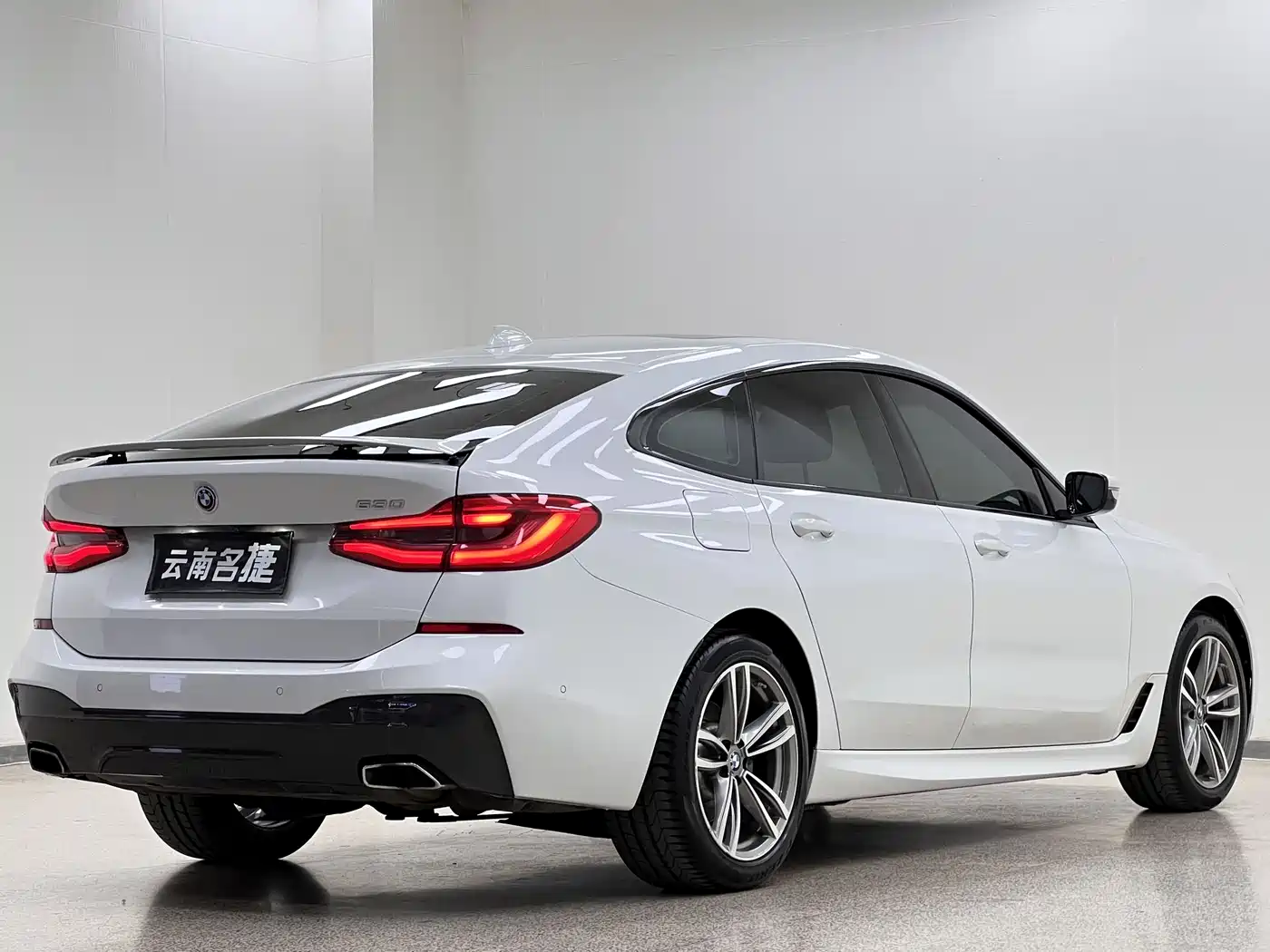BMW 6 Series GT 2019 630i M Sport Package фото 7