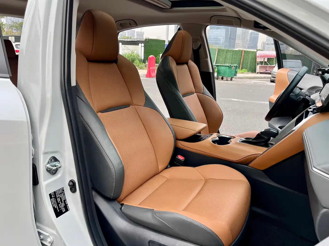 Toyota Venza 2022 2.0L CVT 2WD Premium фото 14