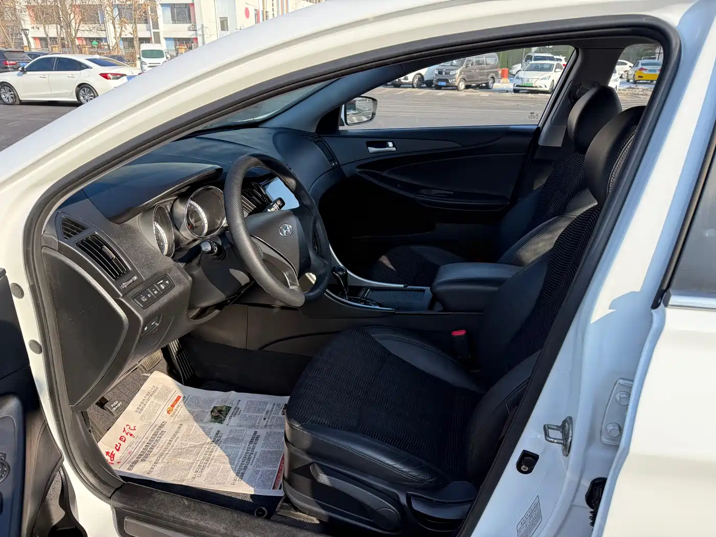 Hyundai Sonata 2011 2.0L Auto Leading Edition фото 4