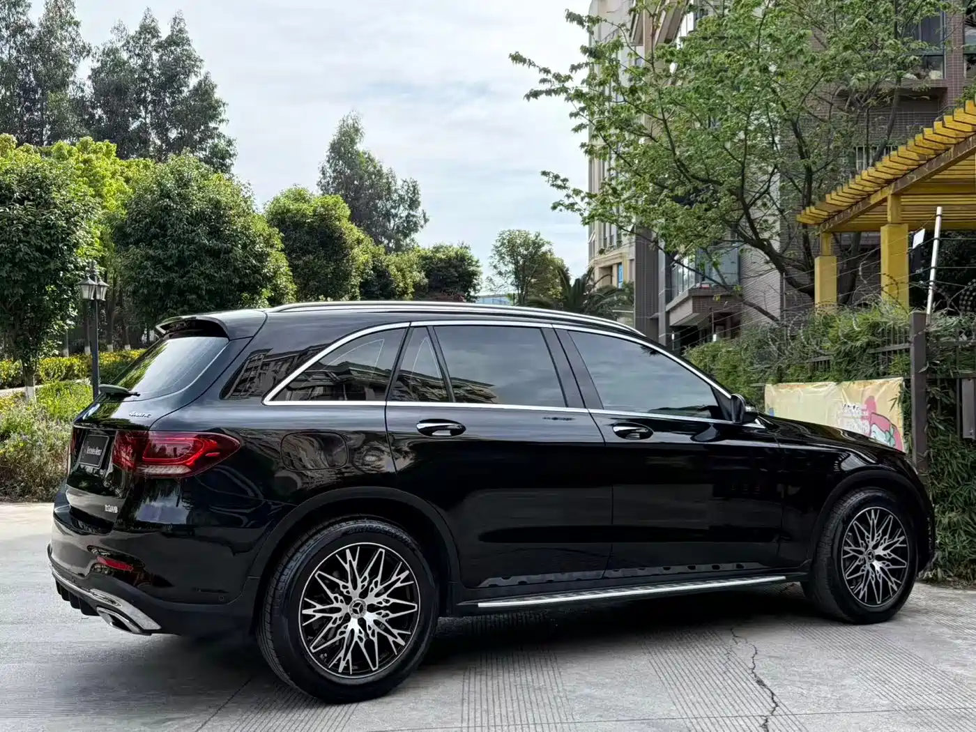 Mercedes-Benz GLC 2020 Facelift GLC 300 L 4MATIC Luxury фото 4
