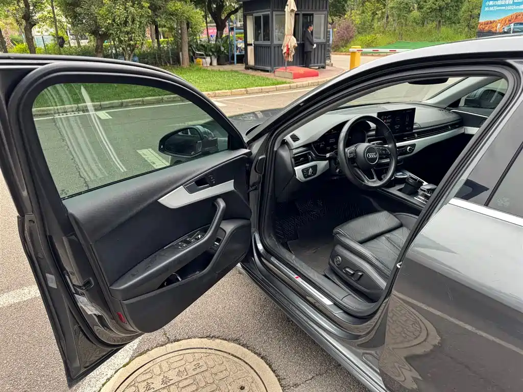 Фото 12 - Audi A4L