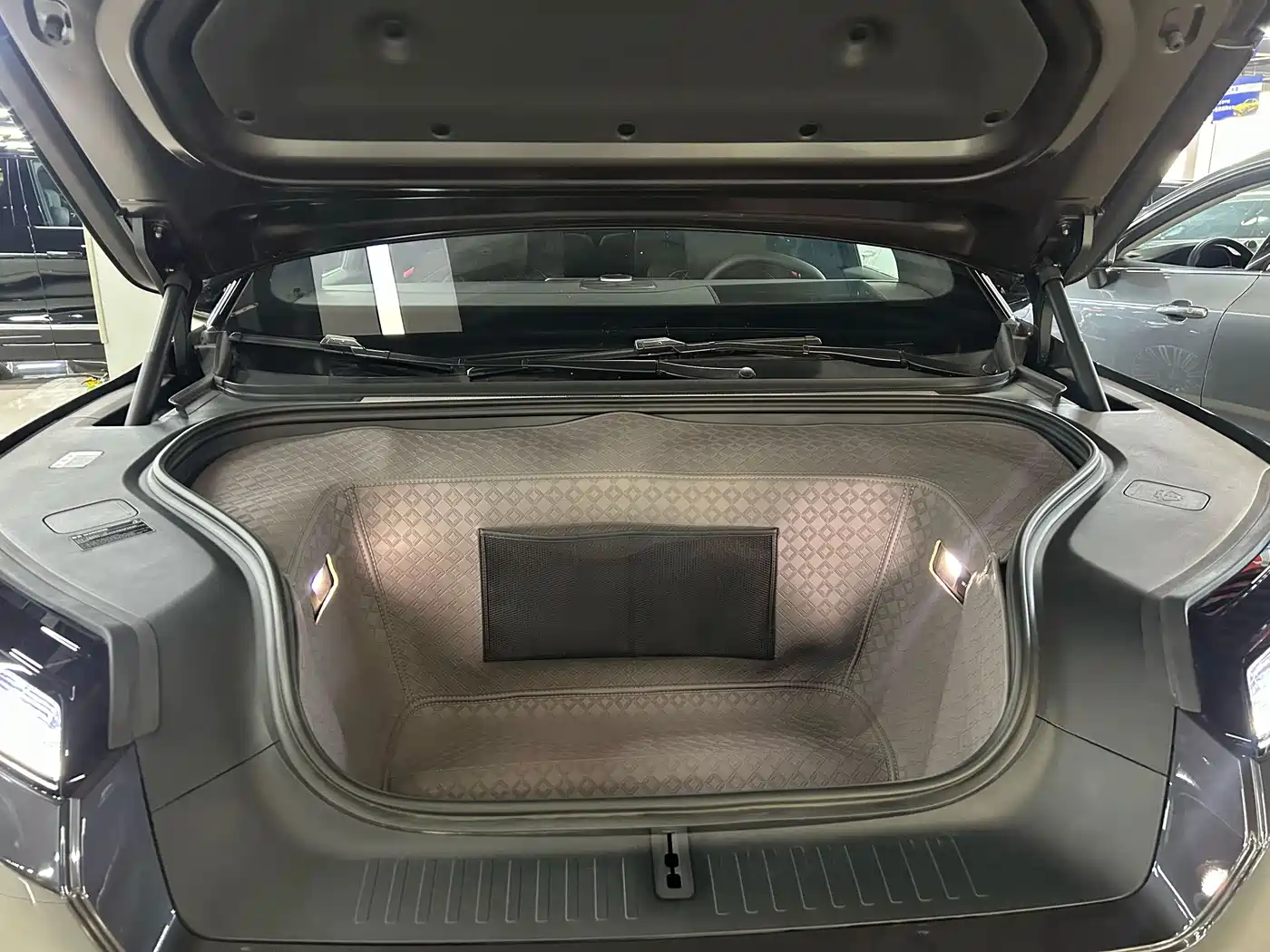 NIO ES8 2025 Model 6-Seat Executive Luxury Edition фото 19