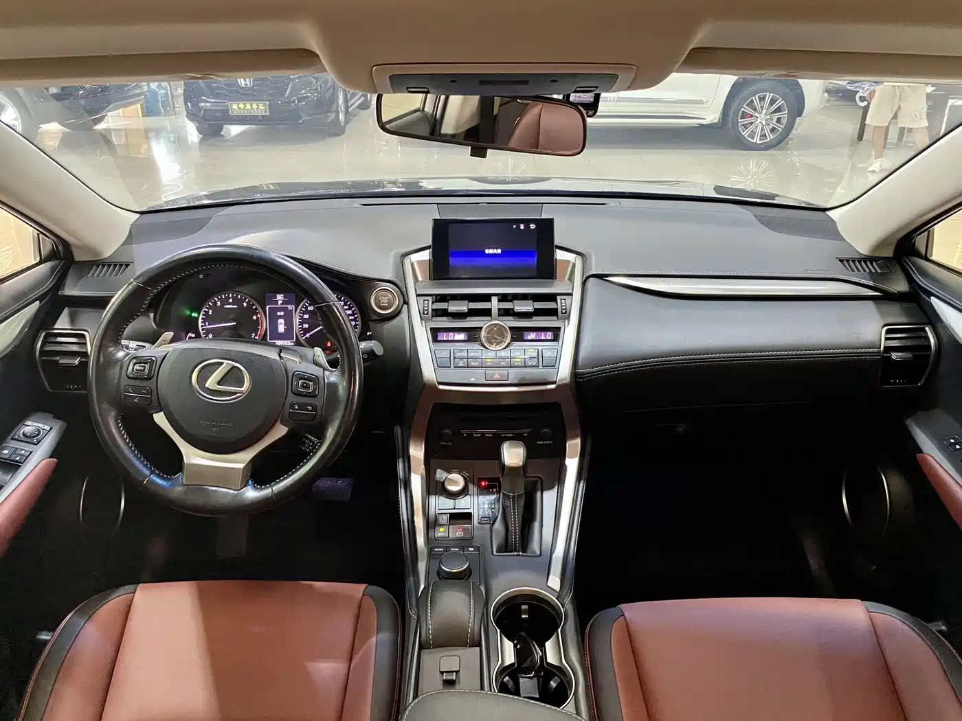 Lexus NX 2015 200t AWD F Sport фото 18