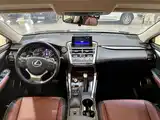 Фото 18 - Lexus NX
